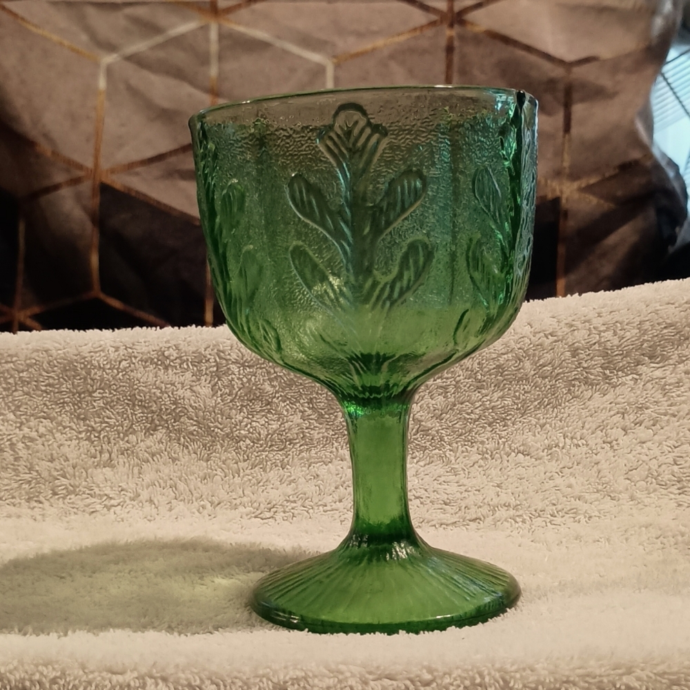 FTD 1975 goblet, candy 🍬 dish, silk flower vase. Quality, vintage, flawless